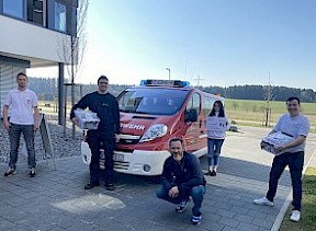 Artikelvorschaubild Feuerwehr erhält Gesichtsmasken von DRK-Landesschule und St. Georgener Bürgerin